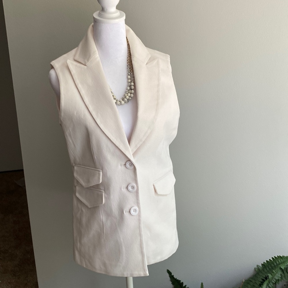Sleeveless Jacket/Blazer